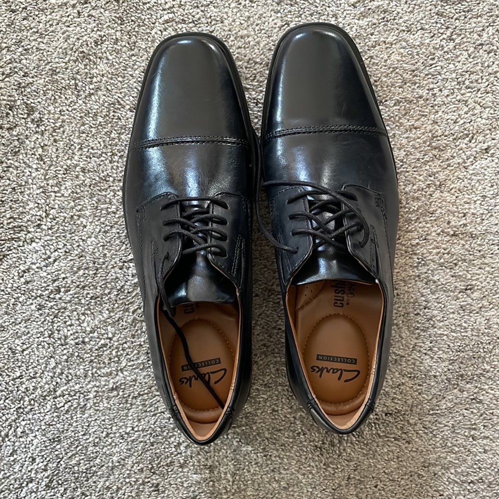 NWT Clarks Tilden cap leather dress shoes 8